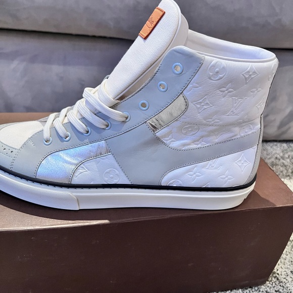Authentic Louis Vuitton men’s high top sneaker - Picture 3 of 7